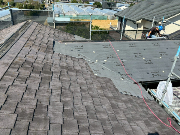 浜松市_T様邸_屋根施工途中防水シート谷